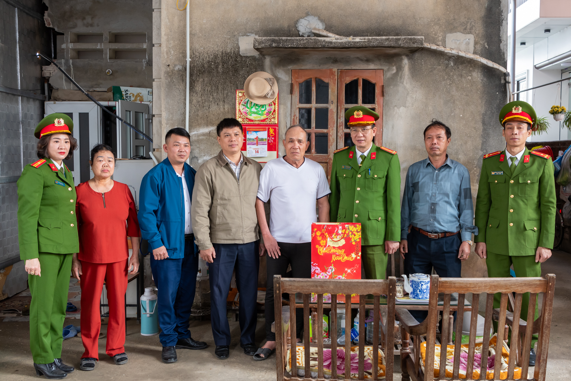 Phòng Cảnh sát cơ động Công an thành phố Hải Phòng tổ chức các hoạt động tình nghĩa trên địa bàn phường Thủy Nguyên